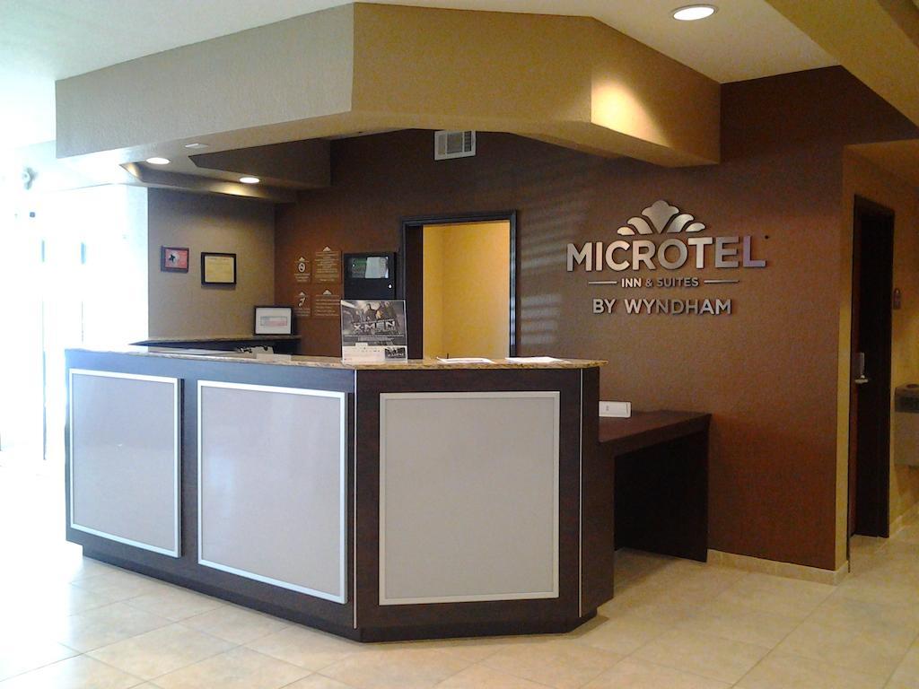 Microtel Inn & Suites Cotulla Extérieur photo