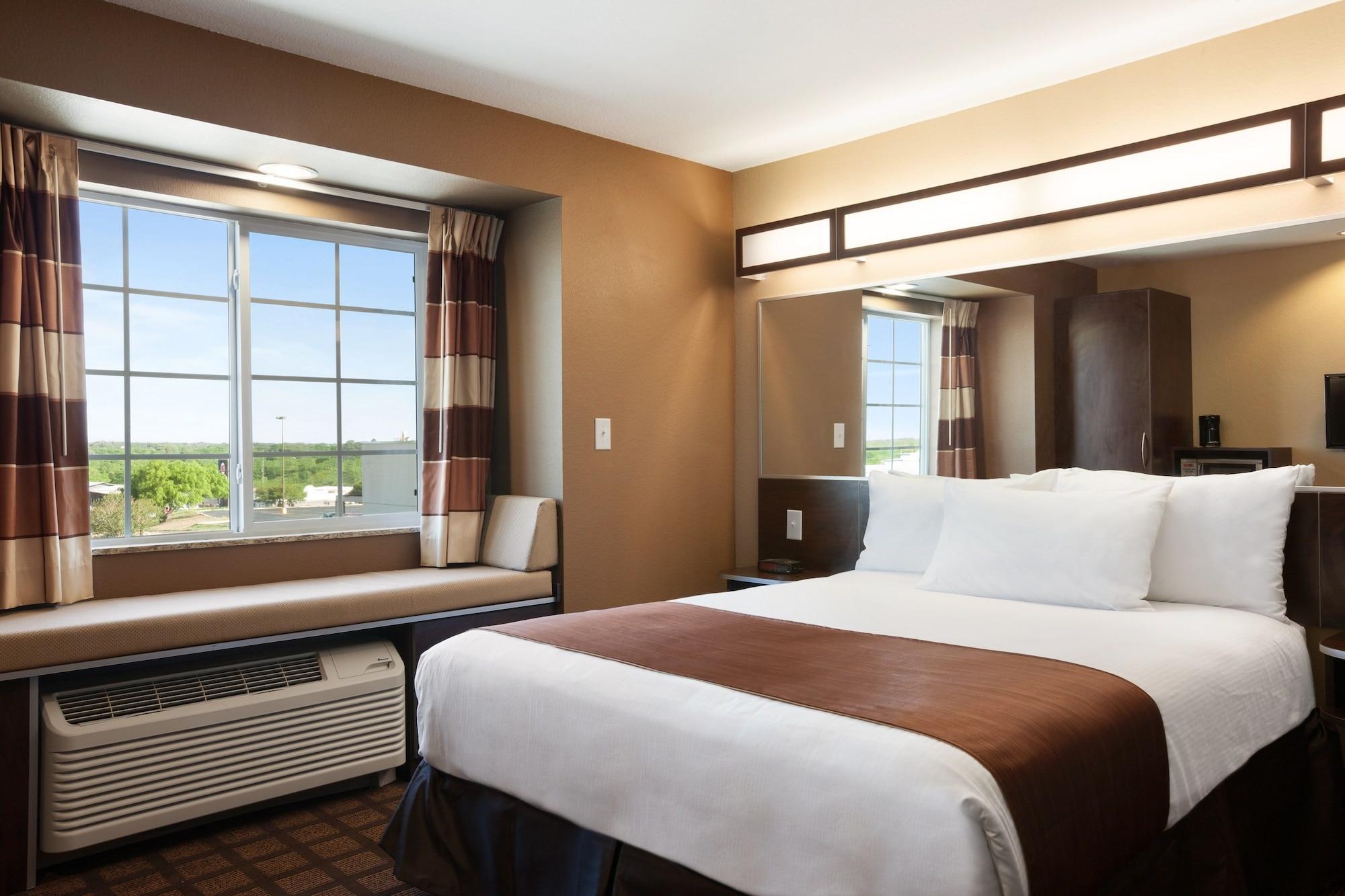Microtel Inn & Suites Cotulla Extérieur photo