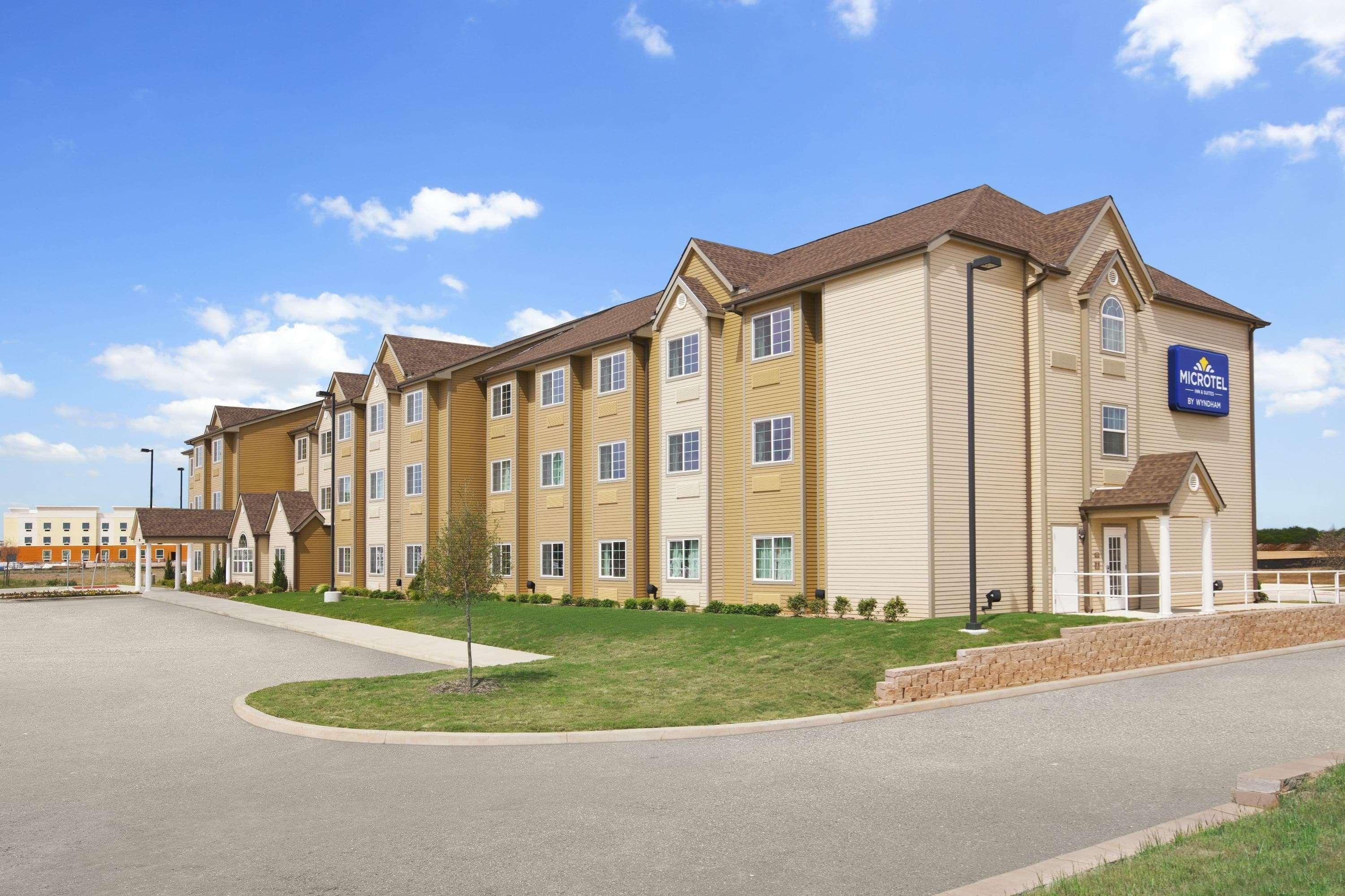 Microtel Inn & Suites Cotulla Extérieur photo